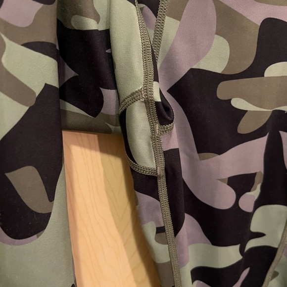 Zyia Camo leggings - Picture 4 of 5